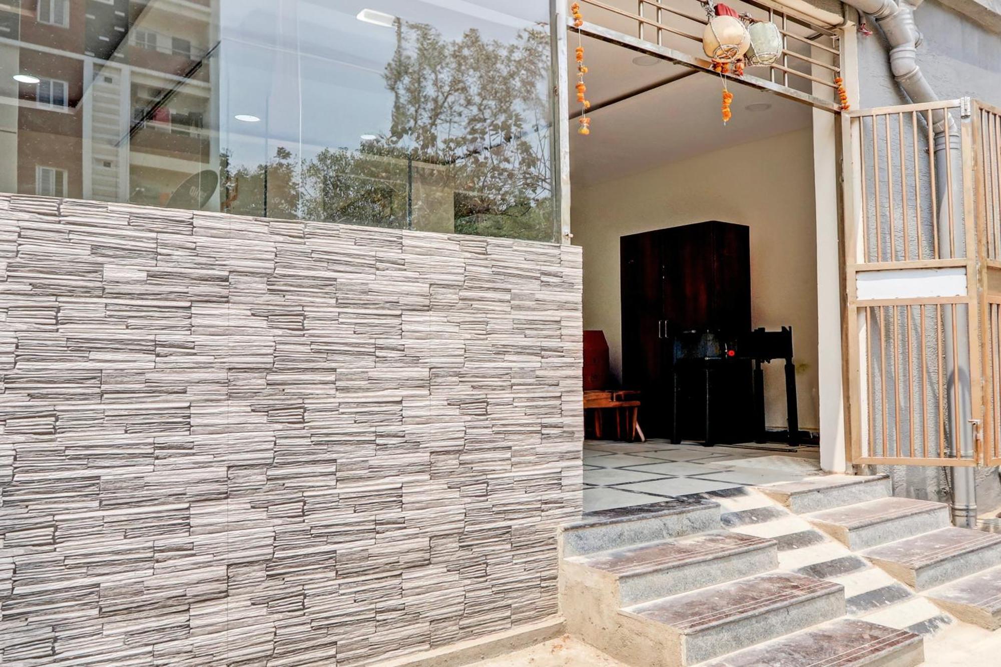 Super Hotel O Lavish Tranquil Hyderabad Exterior foto