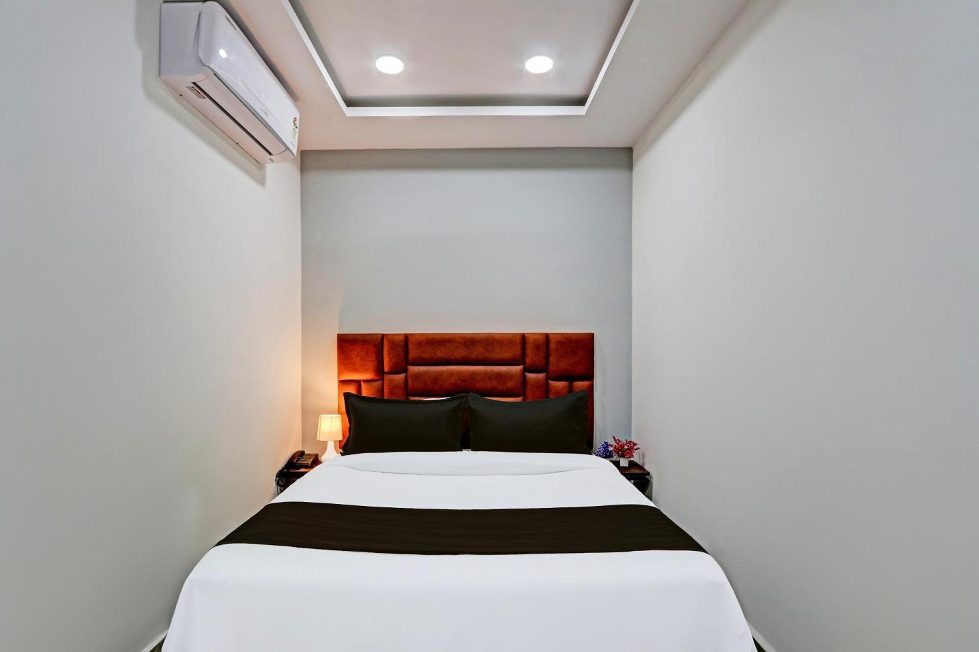 Super Hotel O Lavish Tranquil Hyderabad Exterior foto